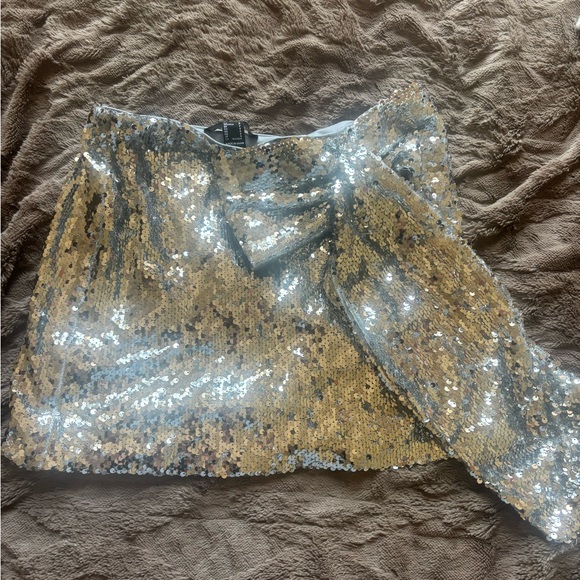 Forever 21 Dresses & Skirts - FINAL SALE 🩶 Forever 21 Sequin Silver Skirt